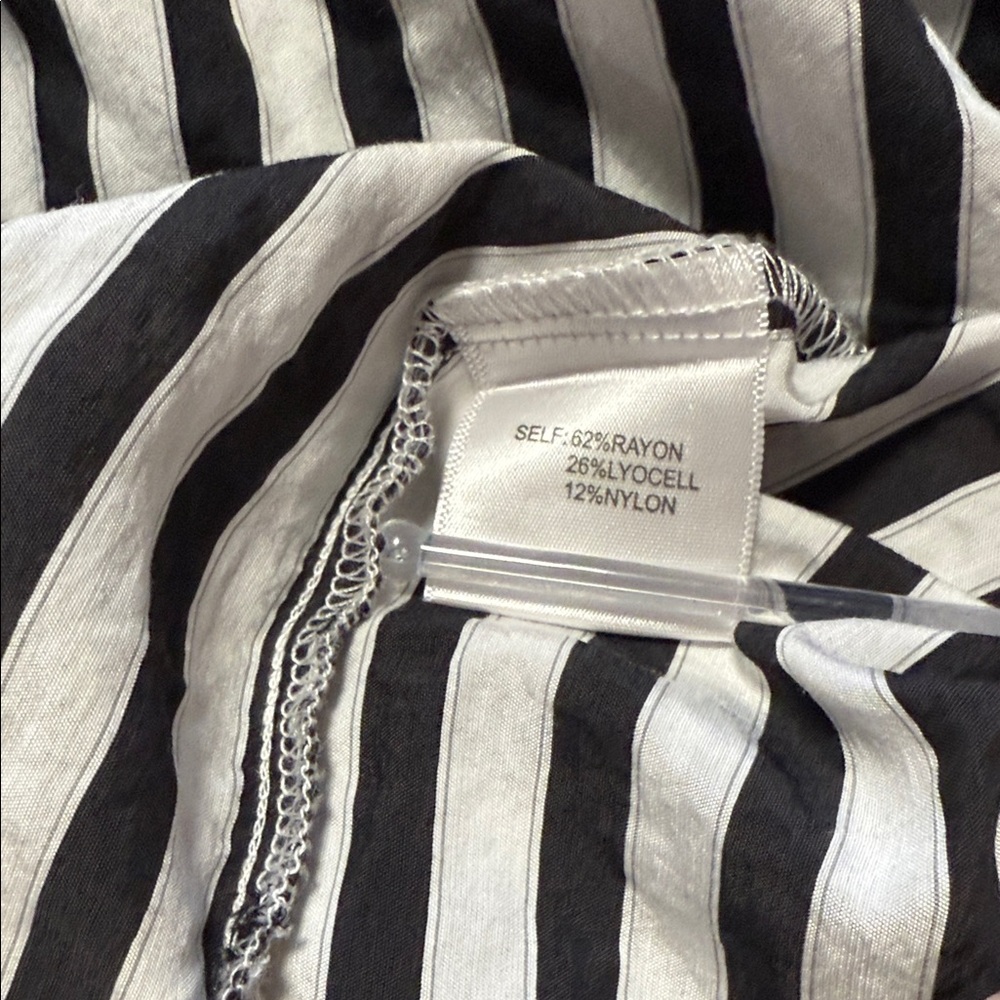 Jane and Delancey Black and White Striped Button Down Shirt Rayon Blend Large - Picture 8 of 12